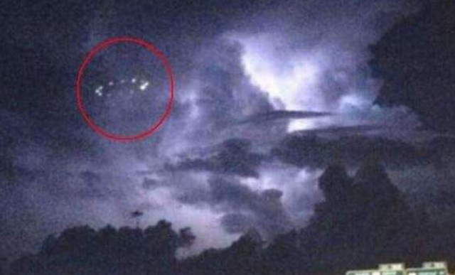ufo真实图片 河北沧州天空惊现UFO(图1)